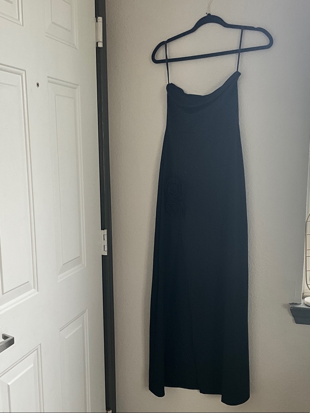 Black strapless with slit and roses